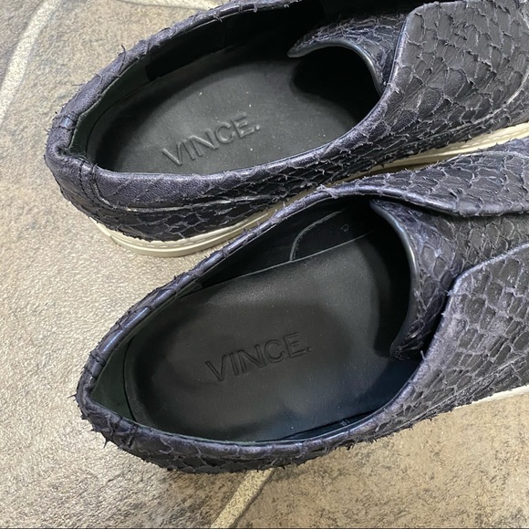Vince “Nelson” Navy Leather Snakeskin Textured Slip On Shoes Size 8 - Picture 4 of 8